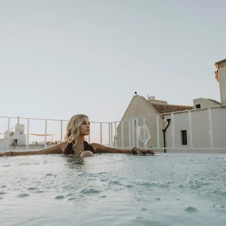 Al 22 & Luxury Experience 4*