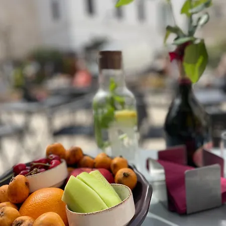 Al 22 & Luxury Experience